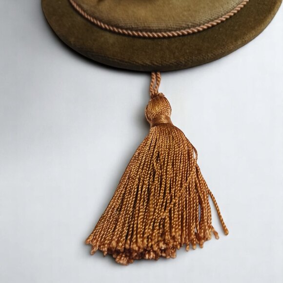 Vintage Capodimonte Style Porcelain Flower Wall Art with Gold Velvet and Tassel - Picture 3 of 13